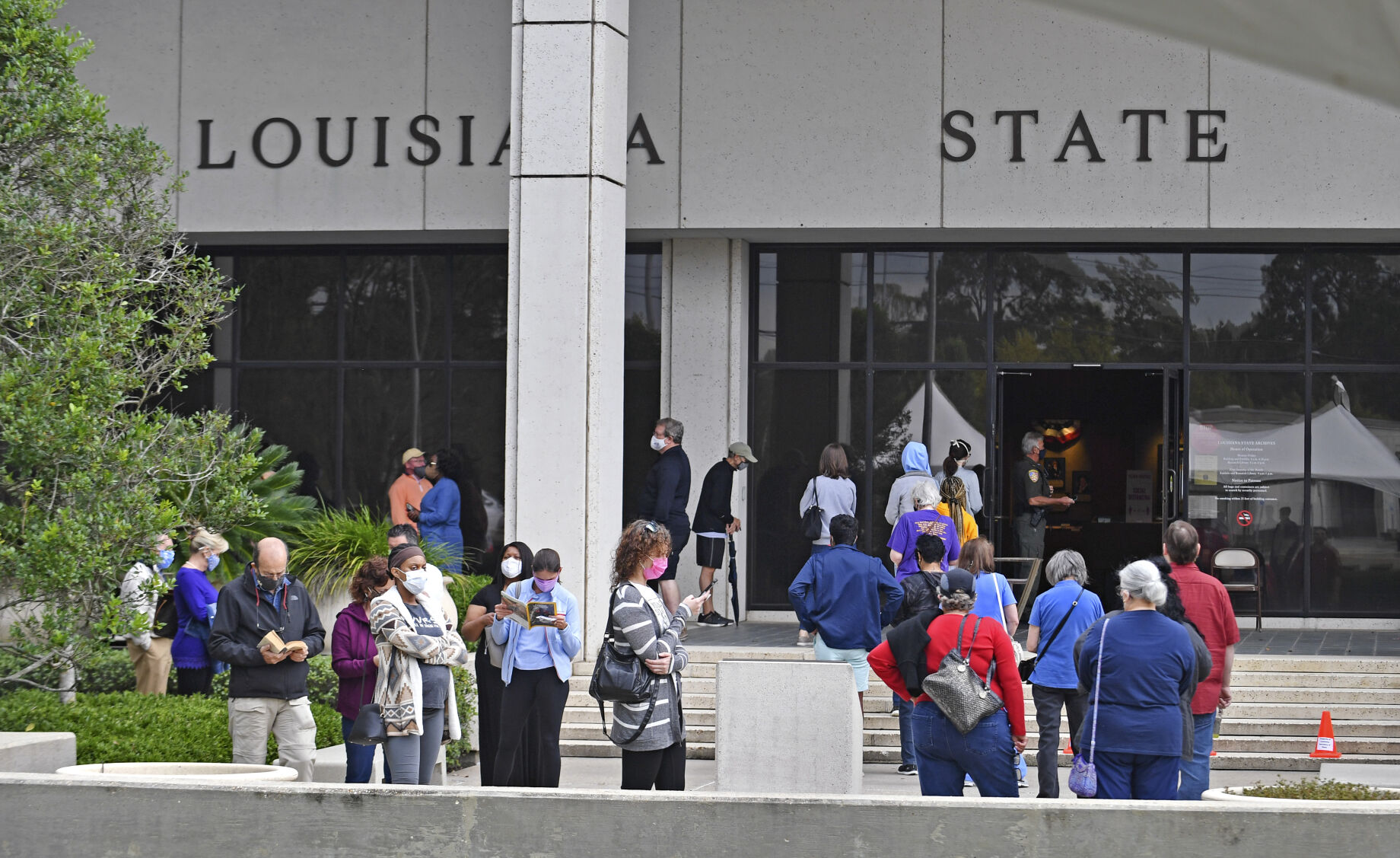 BR.earlyvoting.101720 HS 077.JPG
